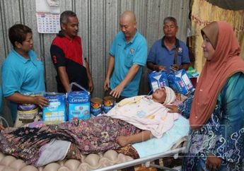 Lumpuh Total Usai Lahirkan Anak Ke-7, Wanita Ini Meneteskan Air Mata Saat Hendak Menyusui