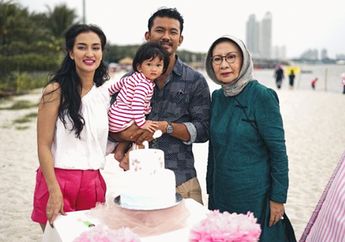 Rayakan Ulang Tahun Ratna Sarumpaet, Atiqah Hasiholan dan Keluarga Bawa Makanan Spesial Ini ke Rutan
