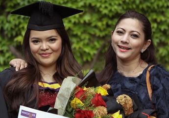 Pakai Kebaya, Begini Penampilan Simpel Tapi Menawan Putri Sambung Cut Keke, Amaris Salsabila Saat Wisuda!