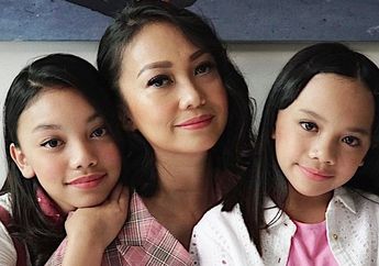 Manisnya Kedekatan Nola B3 & 2 Putrinya, Naura dan Neona! Imut!
