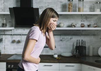 Meskipun Enak, 6 Makanan ini Ternyata Paling Sering Menjadi Penyebab Keracunan