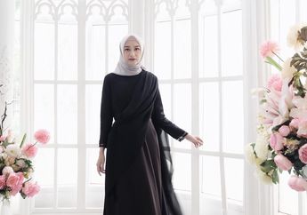 4 Referensi Gaya Hijab dengan Dress Hitam untuk Berbagai Acara, Minimalis Sekaligus Elegan!