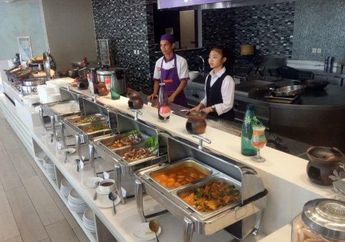 Viral Video Guyonan: Bukan Politisi, Bukan Juga Konglomerat, Tapi Bapak Ini Makan Minum dan Tidur di Hotel Hampir 5 Kali Seminggu!