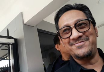 Siap Terjun ke Politik, Artis Ini Malah Diteror dan Temukan Bungkusan Misterius di Depan Rumah Hingga Buat Anak-anaknya Muntah