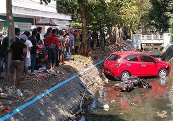 Belajar Mengemudi Pakai Brio Matik, Nenek di Jombang Nyemplung Sungai
