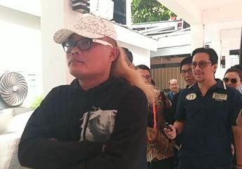 Sule dan Sejumlah Komedian Menghibur Nunung di Polda Metro Jaya