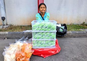 Bikin Haru, Remaja Ini Jualan Bakpau Sampai Tengah Malam Agar Sang Adik Bisa Sekolah