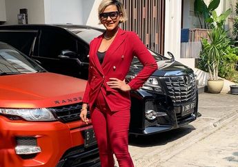 Kimmy Jayanti Foto Depan Mobil Milyaran Rupiah, Ngerasa Gemuk Tapi Bahagia?