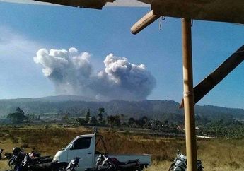 Tangkuban Parahu Erupsi, Kata Ahli Gunung Api Tak Ada yang Bersifat Mendadak. Lihat Foto Dampaknya!