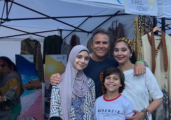 Ayu Azhari Kenalkan Budaya Indonesia di Swedia