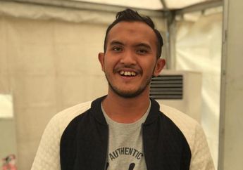 Hilang dari Layar Kaca & Nikahi Supir Mantan Istrinya Sendiri, Caisar YKS Banting Tulang Jualan Kaus Demi Sesuap Nasi