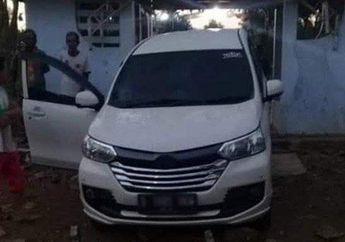 Viral Mobil Masuk Kuburan, Pengemudi Merasa Diajak Seorang Lelaki Tua Hingga Tak Sadar Tidur di Atas Nisan