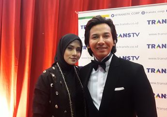 Terima Penghargaan Sweet Couple, Fairuz A Rafiq: Terima Kasih untuk Orang Baik yang Doakan Kita