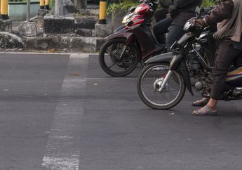 Kebiasaan Buruk yang Dilakukan saat Berhenti di Lampu Merah Ternyata Bisa Jadi Penyebab Aki Motor Cepat Soak