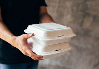 Wow! Studi Terbaru Menyebut 1 Dari 4 Kurir Makanan Ternyata Pernah Mencicipi Makanan Pelanggan yang Diantarnya