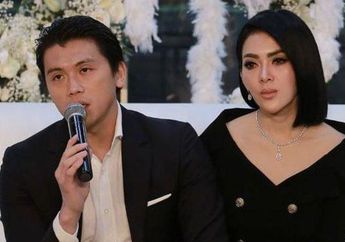 Syahrini Pilih Suapi Tumpeng Pertama untuk Ibu Kandung Daripada Mertua, Terungkap Sempat Minta Izin Reino Barack