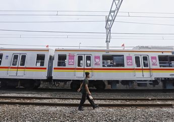Listrik Padam, Antrian Warga Mengular di Depan Toko Ini di Kawasan Glodok. Lihat Foto Antriannya!