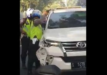 Polisi Todongkan Pistol ke Arah Pelaku Tabrak Lari yang Sembunyi di Dalam Mobil Toyota Fortuner