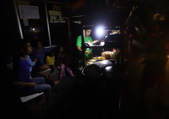 Usai Klarifikasi Listrik Padam, Jokowi Pergi dengan Raut Kecewa, Plt Dirut PLN Justru Pamer Senyum! Foto Ini Jadi Bukti!