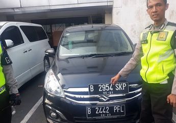 Polisi Tangkap Suzuki Ertiga Pakai Pelat Nomer Palsu, Netizen Malah Geger Dengan Hal Ini