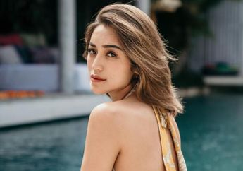 Kenakan Handuk Mandi Sambil Makan Kue, Foto Jessica Iskandar Ini Jadi Sorotan Warganet, 'Hamil Duluan Lagi?'
