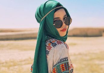 Seru! 5 Fashion Hijab dengan Outfit Hijau Ala Abqariyyah Halilintar, Adik Atta Halilintar!