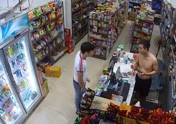 Perampok Todongkan Pisau, Penjaga Supermarket Ini Justru Menyerang Balik dengan Senjata yang Lebih Sangar