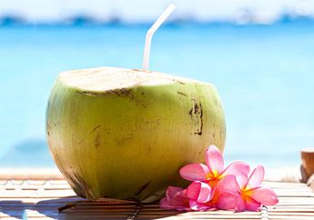 Ketagihan Minum Air Kelapa Setiap Hari, Tubuh Gadis Berubah Drastis Seminggu Kemudian, Ini yang Terjadi