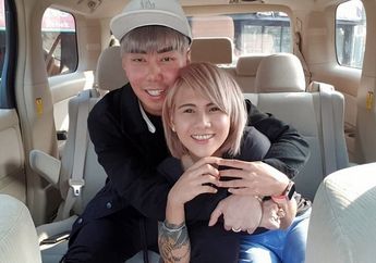 Peluk Mantan Istri Aming Dalam Toyota Alphard, Roy Kiyoshi Kasih Kode Keras Lagi Bahagia
