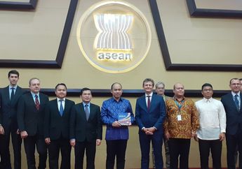 Rayakan ASEAN Day: Uni Eropa-ASEAN Perkuat Kerja Sama & Peluang Beasiswa dengan Peluncuran Blue Book 2019!