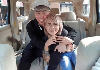 Setelah Mesra-mesraan di Restoran, Beredar Potret Evelin dan Roy Kiyoshi Tengah Prewedding, 'Jari Cowonya Kok Lebih Rame'