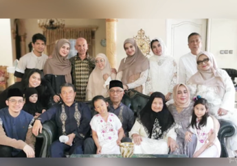 Rayakan Hari Spesial Di Rumah Mark Sungkar, Shireen Dibuat Melongo oleh Makanan Ini, 'Ngga Indah ya Namanya'