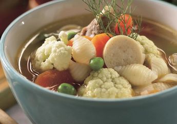 Resep Sup Ayam Makaroni Enak Bikin Makan Malam Jadi Lebih Istimewa