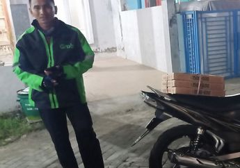 Rumahnya Diketuk Malam-Malam Oleh Ojol yang Bawa 3 Box Pizza, Wanita Ini Kaget Bukan Main: 'Aku Ngetik Sampai Gemetar'