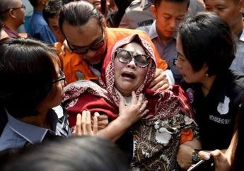 Berat Badan Nunung Turun Karena Makanan di Penjara, Penampilannya Saat Sidang Perdana Jadi Sorotan