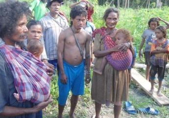 Tak Lagi Hidup Berpindah di Belantara, Suku Terasing yang Tak Bisa Bahasa Indonesia Ini Ikut Upacara dan Perayaan Kemerdekaan