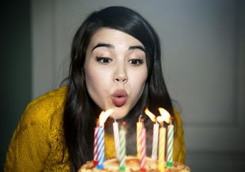 Bahaya! Ternyata Meniup Lilin Ulang Tahun Membuat Tubuh Rentan Terhadap Penyakit Ini