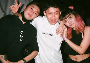 Disebut Sibling Goals, Ini Dua Sosok Kakak Rich Brian yang Hits Abis!