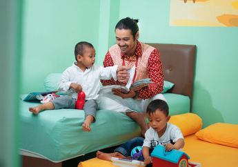 Gandeng Desainer Lokal, Chicco Jerikho Bantu Lestarikan Batik Sekaligus Beramal untuk Rumah Singgah