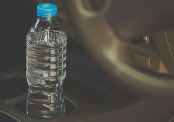 3 Alasan Kenapa Kita Enggak Boleh Pakai Botol Sekali Minum Berulang Kali