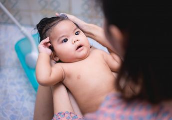 Kenali Tahap Perkembangan Penglihatan Bayi dalam 6 Bulan, Mama Wajib Tahu nih!