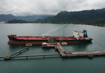 Foto-Foto Ini Kisahkan Perjuangan Penyaluran BBM Satu Harga ke Kepulauan Paling Barat di Sumatera Barat