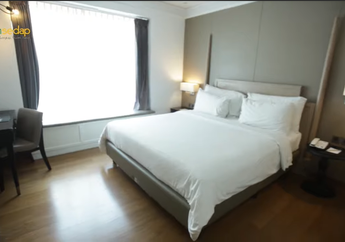 Review Hotel de Paviljoen Bandung, Serunya Rasakan Sensasi Kolam Air Hangat & Nginep di Kamar 2 Lantai!