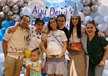 Kayak Ulang Tahun Anak-anak, Geng Menteri Ceria Kejutkan Ayu Dewi dengan Baby Shower di Restoran Cepat Saji Lengkap dengan Balon dan Seember Ayam Goreng!