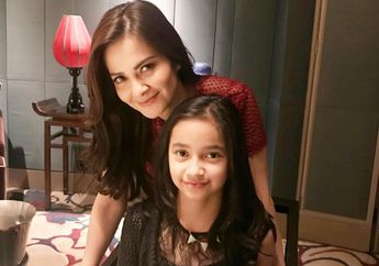 Manis & Kece, Ini 3 Gaya Kompak Anak Cut Tari, Sydney Azkassyah Bareng Mama!