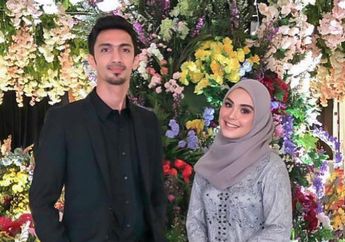 Datang ke Resepsi Cut Meyriska & Roger Danuarta Bareng Pacar, Begini Penampilan Anggun Vebby Palwinta!