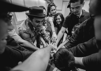 Dialah Tukang Foto yang Jadi Saksi Pernikahan Tertutup Glenn Fredly dan Mutia Ayu. Yuk, Kita Kenalan...