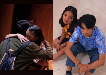 Devano Danendra Memeluk dan Kasih Bunga Untuk Naura Sebagai Ucapan Selamat Usai Main Broadway di New York!
