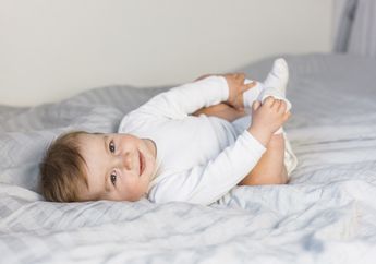 Permainan Sederhana yang Cocok untuk Melatih Kecerdasan Bayi 1-3 Bulan