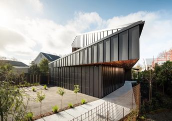 Ada-ada Aja, Begini Tampilan Fasad Shark House yang Siap Menerkammu dari Kejauhan!